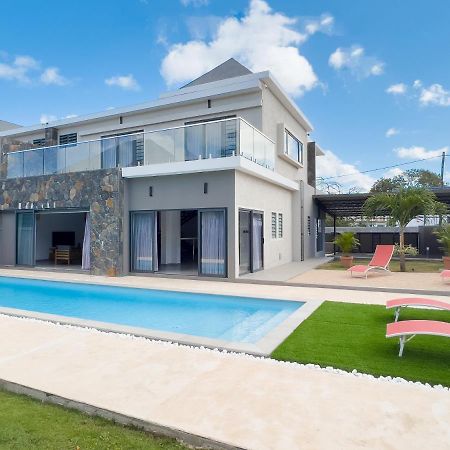 Spacious 4 Bedrooms Villa With Infinity Pool Grand Baie Exteriör bild