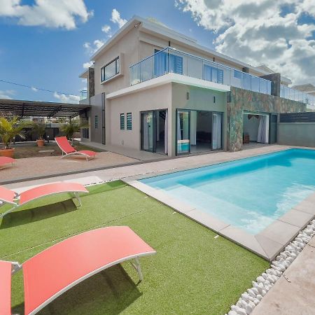 Spacious 4 Bedrooms Villa With Infinity Pool Grand Baie Exteriör bild
