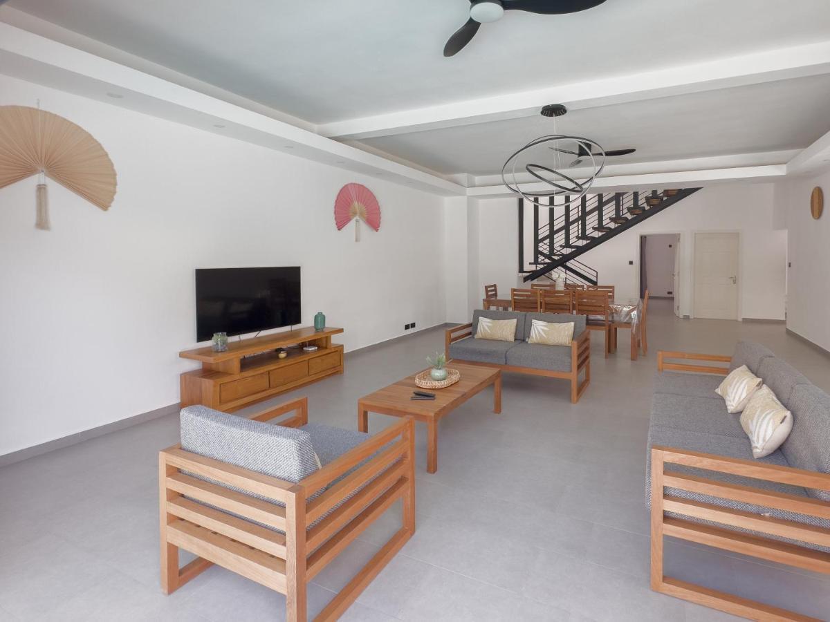 Spacious 4 Bedrooms Villa With Infinity Pool Grand Baie Exteriör bild